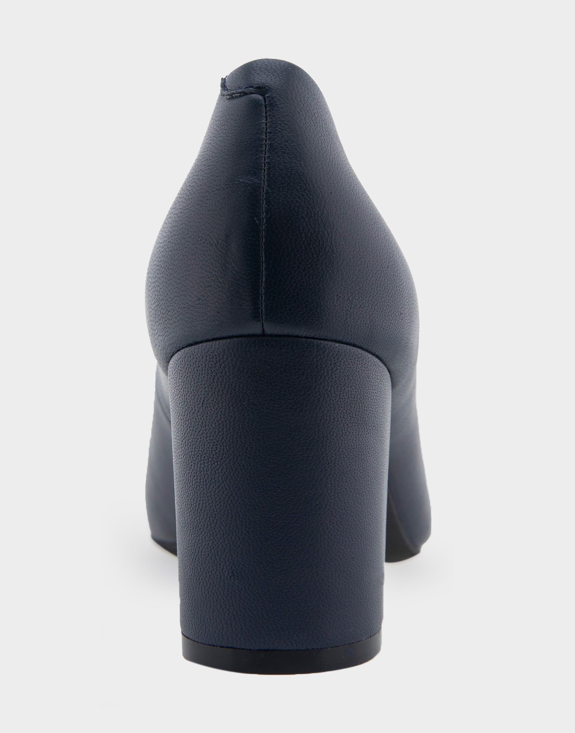 Betsy - Image 5