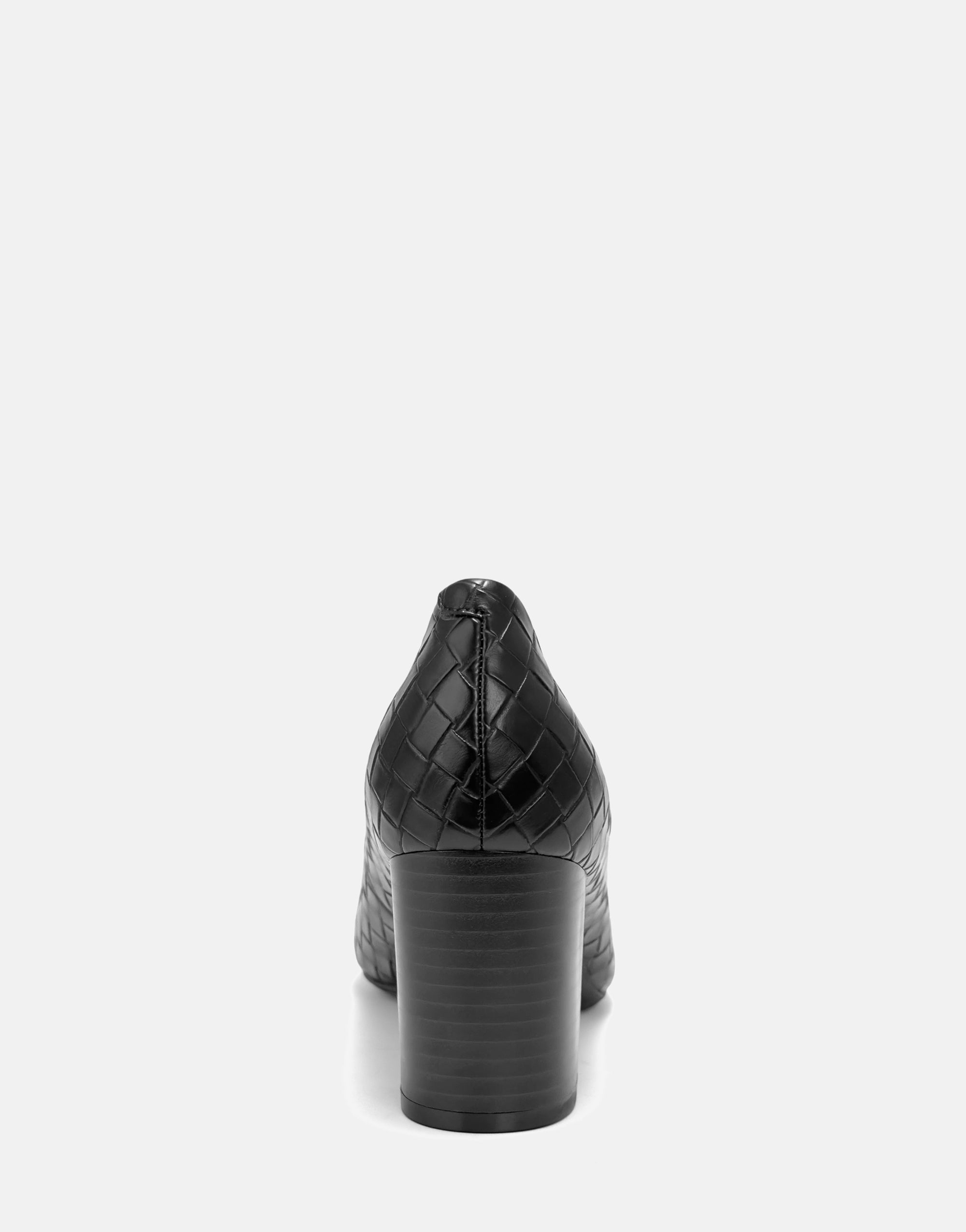 Betsy - Image 5
